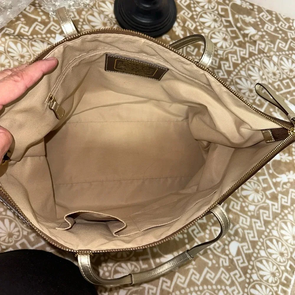 COACH TOTE M0726-11692 SIGNATURE PRINT CANVAS HAND BAG PURSE TAN DUST BAG - Picture 11 of 14